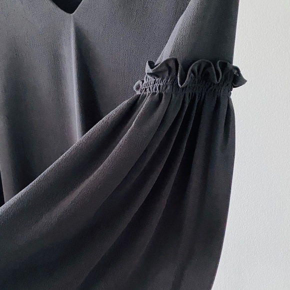 ALEXIA ADMOR Bell Sleeve Black Dress - Picture 3 of 6